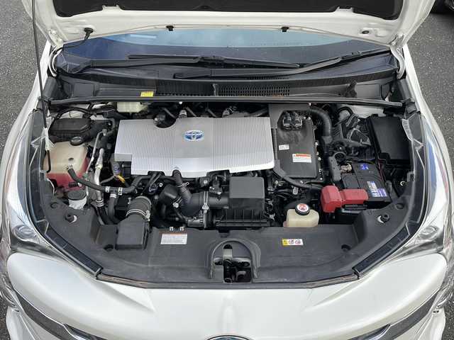 トヨタ プリウス A プレミアム　ツーリングセレ 岩手県 2017(平29)年 8.5万km ホワイトパールクリスタルシャイン 4WD/純正9インチナビ(CD/DVD/SD/ラジオ/BT)/フルセグテレビ/バックカメラ/社外エアロパーツ/レザーシート/前席シートヒーター/D席パワーシート/ビルトインETC/パーキングアシスト/AC100V電源/ヘッドアップディスプレイ/プリクラッシュセーフティ/レーンディパーチャーアラート/レーダークルーズコントロール/オートハイビーム/ブラインドスポットモニター/横滑り防止機能/コーナーセンサー/純正17inアルミホイール/純正フロアマット/純正トノカバー/LEDヘッドライト/フォグランプ/ステアリングスイッチ/スマートキー(×2)