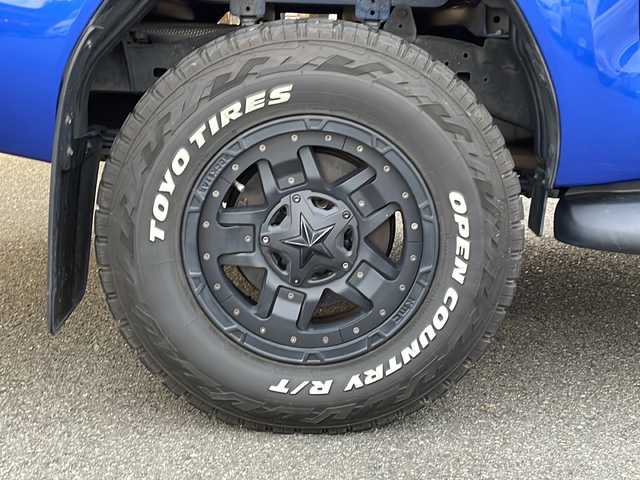 トヨタ ハイラックス Z 兵庫県 2018(平30)年 6万km ネビュラブルーM 純正ディーラーオプションナビ/・BT/・フルセグTV/プリクラッシュ/レーンアシスト/バックカメラ/ドラレコ/ダウンヒルアシストコントロール/センターデフロック/カーテンエアバック/純正フロアマット/ETC/４WD/LEDヘッドライト