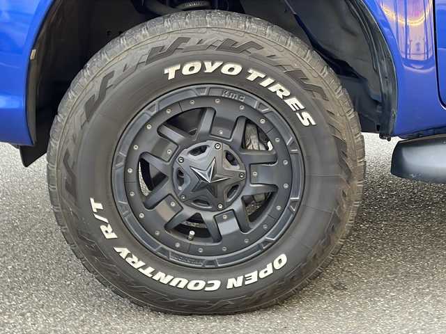 トヨタ ハイラックス Z 兵庫県 2018(平30)年 6万km ネビュラブルーM 純正ディーラーオプションナビ/・BT/・フルセグTV/プリクラッシュ/レーンアシスト/バックカメラ/ドラレコ/ダウンヒルアシストコントロール/センターデフロック/カーテンエアバック/純正フロアマット/ETC/４WD/LEDヘッドライト