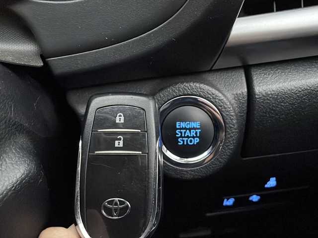 トヨタ ハイラックス Z 兵庫県 2018(平30)年 6万km ネビュラブルーM 純正ディーラーオプションナビ/・BT/・フルセグTV/プリクラッシュ/レーンアシスト/バックカメラ/ドラレコ/ダウンヒルアシストコントロール/センターデフロック/カーテンエアバック/純正フロアマット/ETC/４WD/LEDヘッドライト