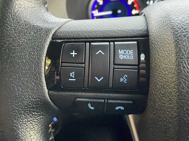 トヨタ ハイラックス Z 兵庫県 2018(平30)年 6万km ネビュラブルーM 純正ディーラーオプションナビ/・BT/・フルセグTV/プリクラッシュ/レーンアシスト/バックカメラ/ドラレコ/ダウンヒルアシストコントロール/センターデフロック/カーテンエアバック/純正フロアマット/ETC/４WD/LEDヘッドライト