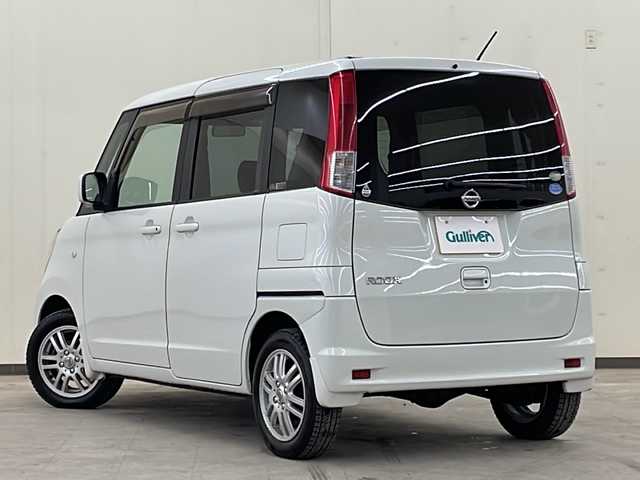 日産 ルークス X 道央・札幌 2012(平24)年 7.2万km パール /4WD//純正フルセグナビ/（CD/DVD/FM/AM/BT/USB/SD）//ミュージックサーバー//片側パワースライドドア//D席シートヒーター//ドアバイザー//純正14インチAW