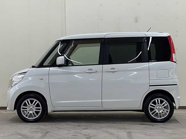 日産 ルークス X 道央・札幌 2012(平24)年 7.2万km パール /4WD//純正フルセグナビ/（CD/DVD/FM/AM/BT/USB/SD）//ミュージックサーバー//片側パワースライドドア//D席シートヒーター//ドアバイザー//純正14インチAW