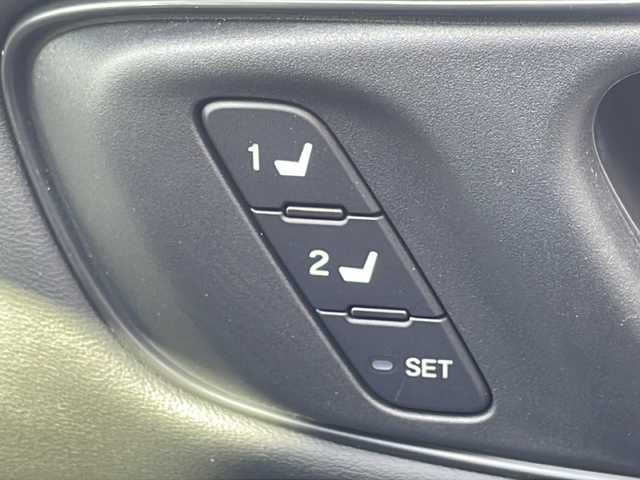 ホンダ ＺＲ－Ｖ ハイブリッド e:HEV Z 京都府 2024(令6)年 0.4万km クリスタルブラックパール 純正メモリナビ　パノラミックビューモニター　ＢＯＳＥサウンド　ホンダセンシング　アダプティブクルーズコントロール　ブラインドスポットモニター　シートヒーター　ステアリングヒーター　ビルトインＥＴＣ