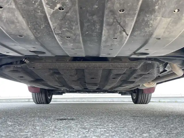 ホンダ ヴェゼル ハイブリッド Z 滋賀県 2015(平27)年 4万km プレミアムディープロッソパール 純正メモリナビ/・フルセグTV/FM/AM/SD/・CD/DVD/Bluetooth/バックカメラ/クルーズコントロール/シティブレーキアクティブシステム/・衝突回避・軽減ブレーキ/・誤発進抑制機能/オートブレーキホールド/純正ドライブレコーダー/ETC/ハーフレザーシート/前席シートヒーター/革巻きステアリング/パドルシフト/防眩インナーミラー/アイドリングストップ/純正LEDヘッドライト/オートライト/フォグランプ/電格ウィンカーミラー/ルーフレール/プッシュスタート/スマートキー×２/ドアバイザー/純正フロアマット