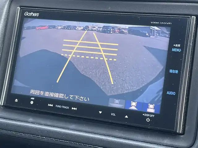 ホンダ ヴェゼル ハイブリッド Z 滋賀県 2015(平27)年 4万km プレミアムディープロッソパール 純正メモリナビ/・フルセグTV/FM/AM/SD/・CD/DVD/Bluetooth/バックカメラ/クルーズコントロール/シティブレーキアクティブシステム/・衝突回避・軽減ブレーキ/・誤発進抑制機能/オートブレーキホールド/純正ドライブレコーダー/ETC/ハーフレザーシート/前席シートヒーター/革巻きステアリング/パドルシフト/防眩インナーミラー/アイドリングストップ/純正LEDヘッドライト/オートライト/フォグランプ/電格ウィンカーミラー/ルーフレール/プッシュスタート/スマートキー×２/ドアバイザー/純正フロアマット