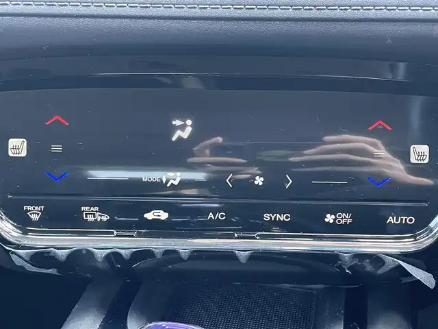 ホンダ ヴェゼル ハイブリッド Z 滋賀県 2015(平27)年 4万km プレミアムディープロッソパール 純正メモリナビ/・フルセグTV/FM/AM/SD/・CD/DVD/Bluetooth/バックカメラ/クルーズコントロール/シティブレーキアクティブシステム/・衝突回避・軽減ブレーキ/・誤発進抑制機能/オートブレーキホールド/純正ドライブレコーダー/ETC/ハーフレザーシート/前席シートヒーター/革巻きステアリング/パドルシフト/防眩インナーミラー/アイドリングストップ/純正LEDヘッドライト/オートライト/フォグランプ/電格ウィンカーミラー/ルーフレール/プッシュスタート/スマートキー×２/ドアバイザー/純正フロアマット