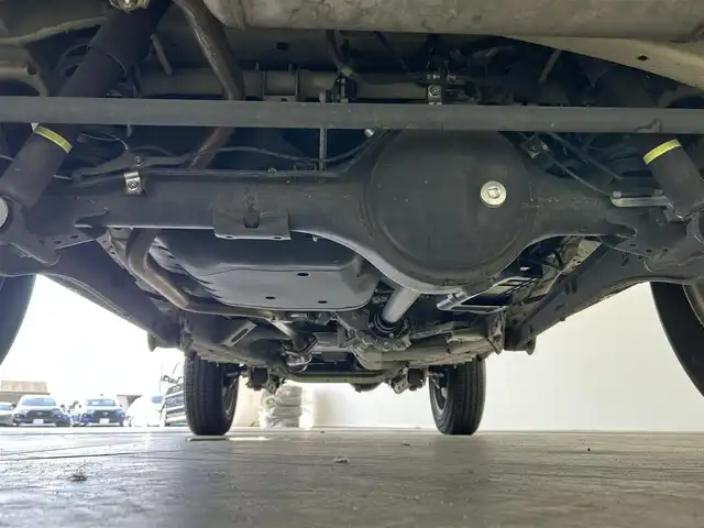 スズキ ジムニー XC 三重県 2018(平30)年 1万km シフォンアイボリーメタリックブラック2トーンルーフ /禁煙車//純正メモリーナビ//バックカメラ//衝突軽減ブレーキ //レーンキープアシスト //クルーズコントロール //革巻きステアリング//ステアリングスイッチ//4WD //ターボ //純正ビルトインETC //DN席シートヒーター //純正前後ドライブレコーダー //オートハイビーム //LED //フォグ