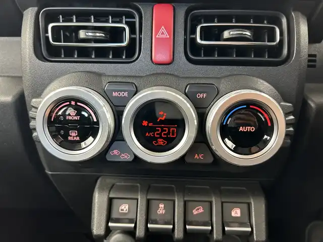 スズキ ジムニー XC 三重県 2018(平30)年 1万km シフォンアイボリーメタリックブラック2トーンルーフ /禁煙車//純正メモリーナビ//バックカメラ//衝突軽減ブレーキ //レーンキープアシスト //クルーズコントロール //革巻きステアリング//ステアリングスイッチ//4WD //ターボ //純正ビルトインETC //DN席シートヒーター //純正前後ドライブレコーダー //オートハイビーム //LED //フォグ