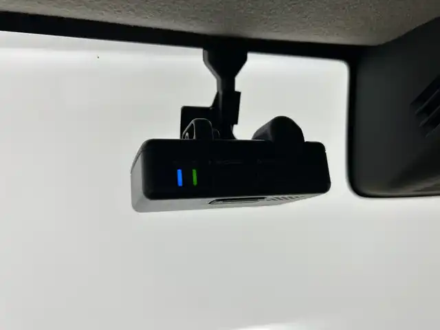 スズキ ジムニー XC 三重県 2018(平30)年 1万km シフォンアイボリーメタリックブラック2トーンルーフ /禁煙車//純正メモリーナビ//バックカメラ//衝突軽減ブレーキ //レーンキープアシスト //クルーズコントロール //革巻きステアリング//ステアリングスイッチ//4WD //ターボ //純正ビルトインETC //DN席シートヒーター //純正前後ドライブレコーダー //オートハイビーム //LED //フォグ