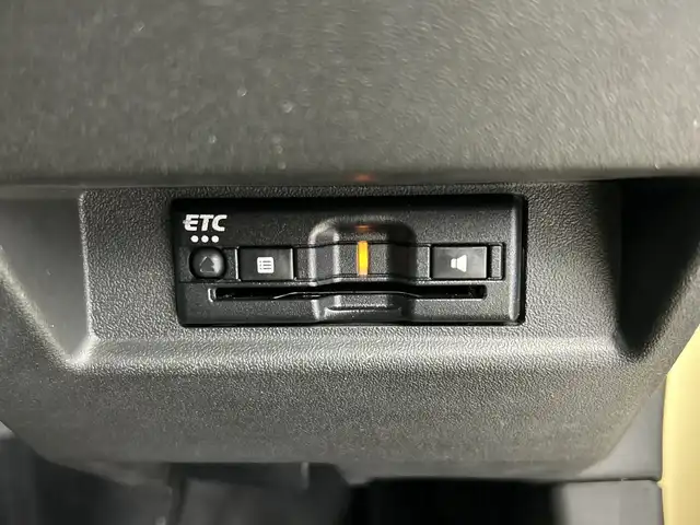 スズキ ジムニー XC 三重県 2018(平30)年 1万km シフォンアイボリーメタリックブラック2トーンルーフ /禁煙車//純正メモリーナビ//バックカメラ//衝突軽減ブレーキ //レーンキープアシスト //クルーズコントロール //革巻きステアリング//ステアリングスイッチ//4WD //ターボ //純正ビルトインETC //DN席シートヒーター //純正前後ドライブレコーダー //オートハイビーム //LED //フォグ