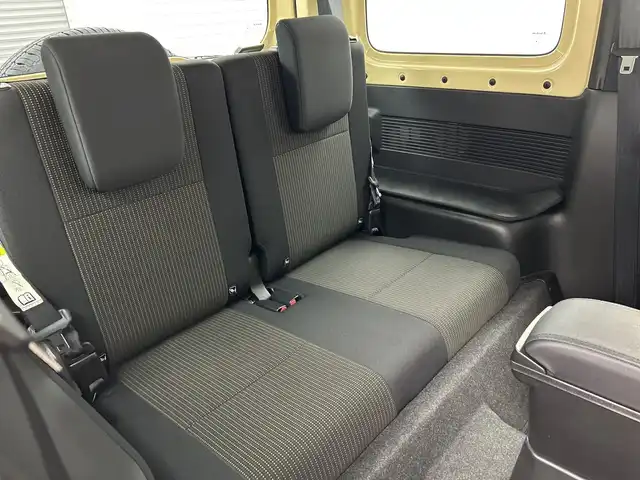 スズキ ジムニー XC 三重県 2018(平30)年 1万km シフォンアイボリーメタリックブラック2トーンルーフ /禁煙車//純正メモリーナビ//バックカメラ//衝突軽減ブレーキ //レーンキープアシスト //クルーズコントロール //革巻きステアリング//ステアリングスイッチ//4WD //ターボ //純正ビルトインETC //DN席シートヒーター //純正前後ドライブレコーダー //オートハイビーム //LED //フォグ