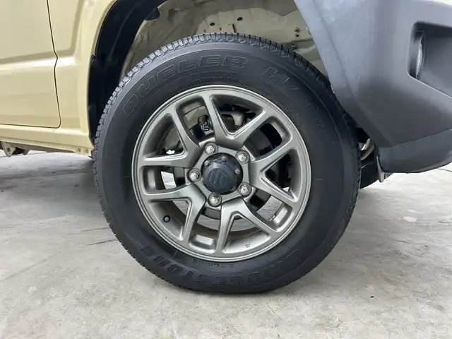 スズキ ジムニー XC 三重県 2018(平30)年 1万km シフォンアイボリーメタリックブラック2トーンルーフ /禁煙車//純正メモリーナビ//バックカメラ//衝突軽減ブレーキ //レーンキープアシスト //クルーズコントロール //革巻きステアリング//ステアリングスイッチ//4WD //ターボ //純正ビルトインETC //DN席シートヒーター //純正前後ドライブレコーダー //オートハイビーム //LED //フォグ