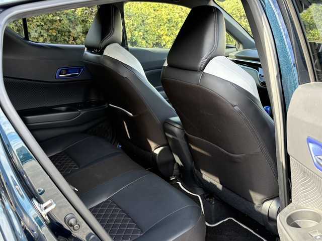 トヨタ Ｃ－ＨＲ G モード ネロ 大分県 2019(平31)年 7.1万km ブラッキッシュアゲハガラスフレーク TRDフルエアロ/トヨタセーフティセンス/ハーフレザーシート/純正メモリーナビ/バックカメラ/フルセグ /DVD/Bluetooth/シートヒーター/純正LEDヘッドライト/フォグランプ/オートライトコントロール/オートハイビームアシスト/シーケンシャルウインカー/アダプティブクルーズコントロール/レーンキープアシスト/スマートキー/エンジンプッシュスタート/ビルトインETC/純正18インチアルミ/前後クリアランスソナー