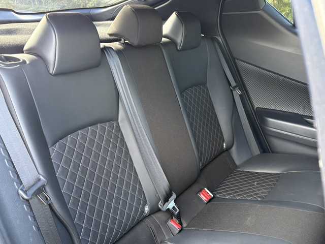 トヨタ Ｃ－ＨＲ G モード ネロ 大分県 2019(平31)年 7.1万km ブラッキッシュアゲハガラスフレーク TRDフルエアロ/トヨタセーフティセンス/ハーフレザーシート/純正メモリーナビ/バックカメラ/フルセグ /DVD/Bluetooth/シートヒーター/純正LEDヘッドライト/フォグランプ/オートライトコントロール/オートハイビームアシスト/シーケンシャルウインカー/アダプティブクルーズコントロール/レーンキープアシスト/スマートキー/エンジンプッシュスタート/ビルトインETC/純正18インチアルミ/前後クリアランスソナー