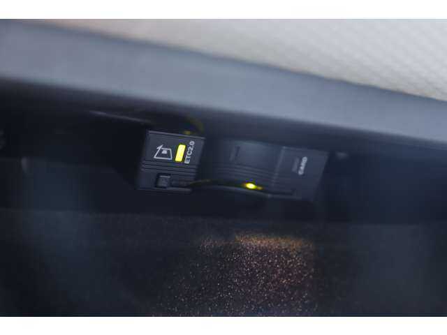 ランドローバー レンジローバーヴェラール HSE 380PS 大分県 2019(令1)年 5.3万km グレー アダプティブクルーズコントロール/ブラインドスポットモニター/ＭＥＲＩＤＩＡＮサウンド/純正ナビ/ＣａｒＰｌａｙ/Bluetooth/地デジ/３６０°カメラ/シートヒーター/エアシート/パワーシート/ＬＥＤヘッドライト/オートハイビーム/パドルシフト/純正２１インチＡＷ/ＥＴＣ