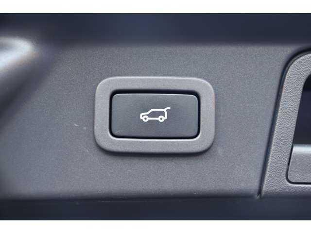 ランドローバー レンジローバーヴェラール HSE 380PS 大分県 2019(令1)年 5.3万km グレー アダプティブクルーズコントロール/ブラインドスポットモニター/ＭＥＲＩＤＩＡＮサウンド/純正ナビ/ＣａｒＰｌａｙ/Bluetooth/地デジ/３６０°カメラ/シートヒーター/エアシート/パワーシート/ＬＥＤヘッドライト/オートハイビーム/パドルシフト/純正２１インチＡＷ/ＥＴＣ