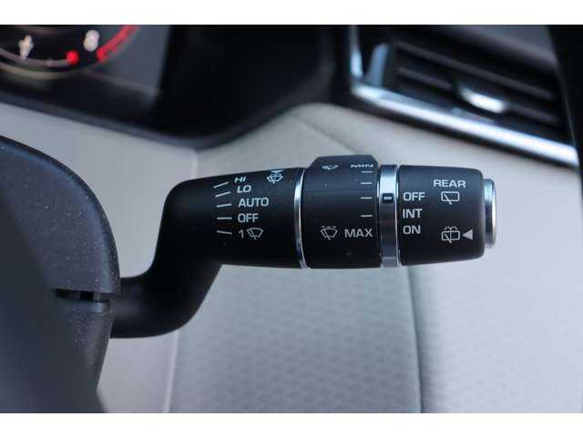 ランドローバー レンジローバーヴェラール HSE 380PS 大分県 2019(令1)年 5.3万km グレー アダプティブクルーズコントロール/ブラインドスポットモニター/ＭＥＲＩＤＩＡＮサウンド/純正ナビ/ＣａｒＰｌａｙ/Bluetooth/地デジ/３６０°カメラ/シートヒーター/エアシート/パワーシート/ＬＥＤヘッドライト/オートハイビーム/パドルシフト/純正２１インチＡＷ/ＥＴＣ