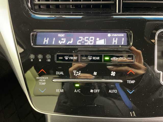 トヨタ エスティマ ハイブリッド アエラス スマート 道央・札幌 2017(平29)年 8.7万km ホワイトパールクリスタルシャイン ・4WD/・純正ナビ（NSZT-Y66T）/・CD&DVD&SD&BT&フルセグTV/・バックカメラ/・トヨタセーフティセンス/・クルーズコントロール/・純正フリップダウンモニター/・両側パワースライドドア/・レザーシート/・前席シートヒーター/・D席パワーシート/・TVキャンセラー/・ビルトインETC/・社外ドラレコ前方/・AC100V/1500W/・LEDヘッドライト/・オートライト/・オートマチックハイビーム/・スマートキー/・プッシュスタート/・保証書/・取扱説明書