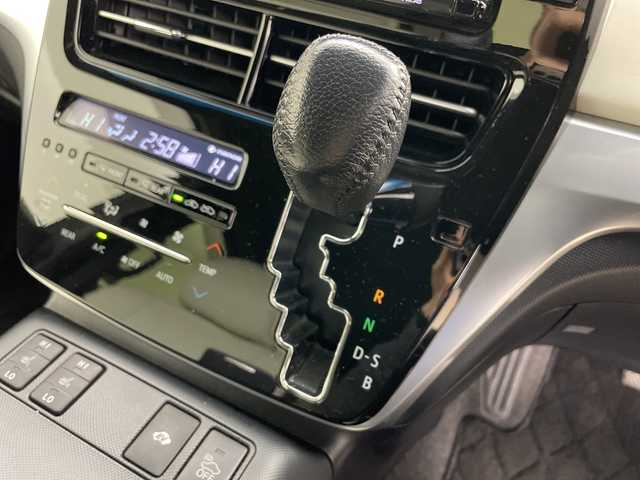 トヨタ エスティマ ハイブリッド アエラス スマート 道央・札幌 2017(平29)年 8.7万km ホワイトパールクリスタルシャイン ・4WD/・純正ナビ（NSZT-Y66T）/・CD&DVD&SD&BT&フルセグTV/・バックカメラ/・トヨタセーフティセンス/・クルーズコントロール/・純正フリップダウンモニター/・両側パワースライドドア/・レザーシート/・前席シートヒーター/・D席パワーシート/・TVキャンセラー/・ビルトインETC/・社外ドラレコ前方/・AC100V/1500W/・LEDヘッドライト/・オートライト/・オートマチックハイビーム/・スマートキー/・プッシュスタート/・保証書/・取扱説明書