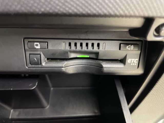 トヨタ エスティマ ハイブリッド アエラス スマート 道央・札幌 2017(平29)年 8.7万km ホワイトパールクリスタルシャイン ・4WD/・純正ナビ（NSZT-Y66T）/・CD&DVD&SD&BT&フルセグTV/・バックカメラ/・トヨタセーフティセンス/・クルーズコントロール/・純正フリップダウンモニター/・両側パワースライドドア/・レザーシート/・前席シートヒーター/・D席パワーシート/・TVキャンセラー/・ビルトインETC/・社外ドラレコ前方/・AC100V/1500W/・LEDヘッドライト/・オートライト/・オートマチックハイビーム/・スマートキー/・プッシュスタート/・保証書/・取扱説明書