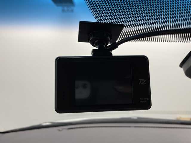 トヨタ エスティマ ハイブリッド アエラス スマート 道央・札幌 2017(平29)年 8.7万km ホワイトパールクリスタルシャイン ・4WD/・純正ナビ（NSZT-Y66T）/・CD&DVD&SD&BT&フルセグTV/・バックカメラ/・トヨタセーフティセンス/・クルーズコントロール/・純正フリップダウンモニター/・両側パワースライドドア/・レザーシート/・前席シートヒーター/・D席パワーシート/・TVキャンセラー/・ビルトインETC/・社外ドラレコ前方/・AC100V/1500W/・LEDヘッドライト/・オートライト/・オートマチックハイビーム/・スマートキー/・プッシュスタート/・保証書/・取扱説明書