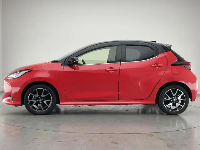 トヨタ ヤリス ハイブリッド Z 愛知県 2021(令3)年 2.5万km ブラック/コーラルクリスタルシャイン 純正８型ＤＡナビ　バックカメラ　シートヒーター　前後ドラレコ　ＥＴＣ２．０　ＨＵＤ　ＡＣ１００Ｖ　ＤＯＰ１６インチアルミ　セーフティセンス　衝突軽減　追従クルコン　コーナーセンサー　ＬＥＤライト　禁煙