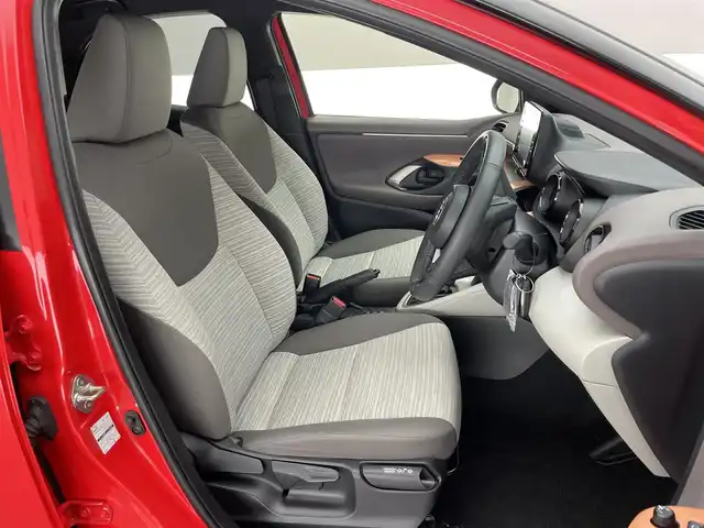 トヨタ ヤリス ハイブリッド Z 愛知県 2021(令3)年 2.5万km ブラック/コーラルクリスタルシャイン 純正８型ＤＡナビ　バックカメラ　シートヒーター　前後ドラレコ　ＥＴＣ２．０　ＨＵＤ　ＡＣ１００Ｖ　ＤＯＰ１６インチアルミ　セーフティセンス　衝突軽減　追従クルコン　コーナーセンサー　ＬＥＤライト　禁煙