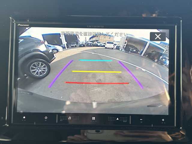 スズキ スペーシア カスタム HYBRID XS 長野県 2024(令6)年 0.4万km クールカーキPM 禁煙車/社外8インチナビ（CD/DVD/フルセグTV/Bluetooth）/セーフティサポート/・デュアルセンサーブレーキサポート/・誤発進抑制機能/・車線逸脱警報機能/・ふらつき警報機能/・先行車発進お知らせ機能/・ハイビームアシスト/・後退時ブレーキサポート/・後方誤発進抑制機能/・リアパーキングセンサー/・アダプティブクルーズコントロール/・標識認識機能/・ヘッドアップディスプレイ/バックカメラ/両側パワースライドドア/前席シートヒーター/ハーフレザーシート/ステアリングヒーター/革巻きステアリング/ステアリングスイッチ/LEDヘッドライト/フォグランプ/オートライト/電動パーキングブレーキ/ブレーキホールド/アイドリングストップ/スマートキー/Pスタート/電動格納ミラー/純正15インチAW/純正フロアマット