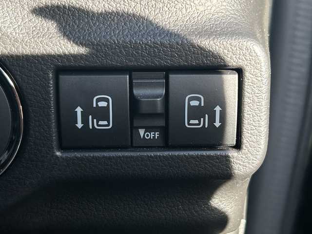 スズキ スペーシア カスタム HYBRID XS 長野県 2024(令6)年 0.4万km クールカーキPM 禁煙車/社外8インチナビ（CD/DVD/フルセグTV/Bluetooth）/セーフティサポート/・デュアルセンサーブレーキサポート/・誤発進抑制機能/・車線逸脱警報機能/・ふらつき警報機能/・先行車発進お知らせ機能/・ハイビームアシスト/・後退時ブレーキサポート/・後方誤発進抑制機能/・リアパーキングセンサー/・アダプティブクルーズコントロール/・標識認識機能/・ヘッドアップディスプレイ/バックカメラ/両側パワースライドドア/前席シートヒーター/ハーフレザーシート/ステアリングヒーター/革巻きステアリング/ステアリングスイッチ/LEDヘッドライト/フォグランプ/オートライト/電動パーキングブレーキ/ブレーキホールド/アイドリングストップ/スマートキー/Pスタート/電動格納ミラー/純正15インチAW/純正フロアマット