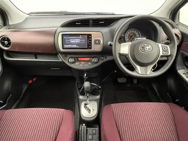 トヨタ ヴィッツ ジュエラ 岡山県 2015(平27)年 4.7万km クールソーダメタリック 純正SDナビ/NSZT-W64/（CD/DVD/BT/TV)/オートライト/LEDヘッドライト/フォグランプ/トヨタセーフティセンス/アイドリングストップ/ETC/社外15インチアルミ