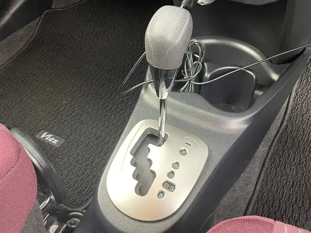 トヨタ ヴィッツ ジュエラ 岡山県 2015(平27)年 4.7万km クールソーダメタリック 純正SDナビ/NSZT-W64/（CD/DVD/BT/TV)/オートライト/LEDヘッドライト/フォグランプ/トヨタセーフティセンス/アイドリングストップ/ETC/社外15インチアルミ