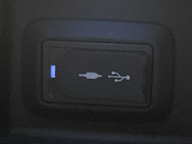 トヨタ ハリアー ハイブリッド Z レザーパッケージ 宮崎県 2021(令3)年 4万km ホワイトパールクリスタルシャイン モデリスタエアロ/純正ナビ・Bluetooth・FM/AM/パノラマミックビューモニター　/デジタルインナーミラー　/パワーバックドア　/ブラックレザーシート/Ｄ／Ｎ席シートヒーター・シートエアー/Ｄ／Ｎ席パワーシート　/ハンドルヒーター　/クルーズコントロール/オートライト/オートハイビーム/ビルトイン2.0ETC/エマージェンシーボタン/スマートキー/横滑り防止機能/ハンドルリモコン