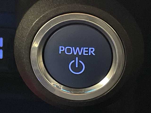 トヨタ ハリアー ハイブリッド Z レザーパッケージ 宮崎県 2021(令3)年 4万km ホワイトパールクリスタルシャイン モデリスタエアロ/純正ナビ・Bluetooth・FM/AM/パノラマミックビューモニター　/デジタルインナーミラー　/パワーバックドア　/ブラックレザーシート/Ｄ／Ｎ席シートヒーター・シートエアー/Ｄ／Ｎ席パワーシート　/ハンドルヒーター　/クルーズコントロール/オートライト/オートハイビーム/ビルトイン2.0ETC/エマージェンシーボタン/スマートキー/横滑り防止機能/ハンドルリモコン