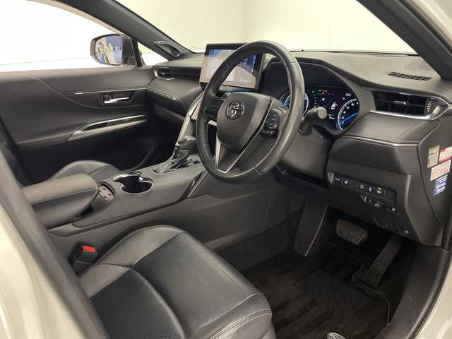 トヨタ ハリアー ハイブリッド Z レザーパッケージ 宮崎県 2021(令3)年 4万km ホワイトパールクリスタルシャイン モデリスタエアロ/純正ナビ・Bluetooth・FM/AM/パノラマミックビューモニター　/デジタルインナーミラー　/パワーバックドア　/ブラックレザーシート/Ｄ／Ｎ席シートヒーター・シートエアー/Ｄ／Ｎ席パワーシート　/ハンドルヒーター　/クルーズコントロール/オートライト/オートハイビーム/ビルトイン2.0ETC/エマージェンシーボタン/スマートキー/横滑り防止機能/ハンドルリモコン