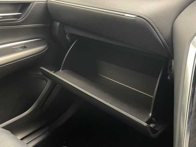 トヨタ ハリアー ハイブリッド Z レザーパッケージ 宮崎県 2021(令3)年 4万km ホワイトパールクリスタルシャイン モデリスタエアロ/純正ナビ・Bluetooth・FM/AM/パノラマミックビューモニター　/デジタルインナーミラー　/パワーバックドア　/ブラックレザーシート/Ｄ／Ｎ席シートヒーター・シートエアー/Ｄ／Ｎ席パワーシート　/ハンドルヒーター　/クルーズコントロール/オートライト/オートハイビーム/ビルトイン2.0ETC/エマージェンシーボタン/スマートキー/横滑り防止機能/ハンドルリモコン