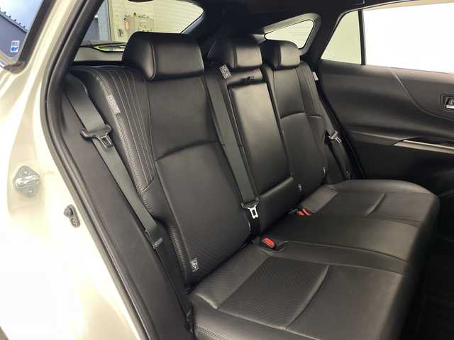 トヨタ ハリアー ハイブリッド Z レザーパッケージ 宮崎県 2021(令3)年 4万km ホワイトパールクリスタルシャイン モデリスタエアロ/純正ナビ・Bluetooth・FM/AM/パノラマミックビューモニター　/デジタルインナーミラー　/パワーバックドア　/ブラックレザーシート/Ｄ／Ｎ席シートヒーター・シートエアー/Ｄ／Ｎ席パワーシート　/ハンドルヒーター　/クルーズコントロール/オートライト/オートハイビーム/ビルトイン2.0ETC/エマージェンシーボタン/スマートキー/横滑り防止機能/ハンドルリモコン