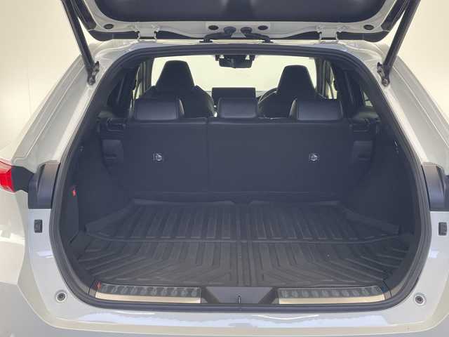 トヨタ ハリアー ハイブリッド Z レザーパッケージ 宮崎県 2021(令3)年 4万km ホワイトパールクリスタルシャイン モデリスタエアロ/純正ナビ・Bluetooth・FM/AM/パノラマミックビューモニター　/デジタルインナーミラー　/パワーバックドア　/ブラックレザーシート/Ｄ／Ｎ席シートヒーター・シートエアー/Ｄ／Ｎ席パワーシート　/ハンドルヒーター　/クルーズコントロール/オートライト/オートハイビーム/ビルトイン2.0ETC/エマージェンシーボタン/スマートキー/横滑り防止機能/ハンドルリモコン