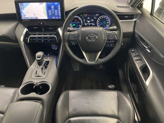 トヨタ ハリアー ハイブリッド Z レザーパッケージ 宮崎県 2021(令3)年 4万km ホワイトパールクリスタルシャイン モデリスタエアロ/純正ナビ・Bluetooth・FM/AM/パノラマミックビューモニター　/デジタルインナーミラー　/パワーバックドア　/ブラックレザーシート/Ｄ／Ｎ席シートヒーター・シートエアー/Ｄ／Ｎ席パワーシート　/ハンドルヒーター　/クルーズコントロール/オートライト/オートハイビーム/ビルトイン2.0ETC/エマージェンシーボタン/スマートキー/横滑り防止機能/ハンドルリモコン