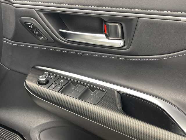 トヨタ ハリアー ハイブリッド Z レザーパッケージ 宮崎県 2021(令3)年 4万km ホワイトパールクリスタルシャイン モデリスタエアロ/純正ナビ・Bluetooth・FM/AM/パノラマミックビューモニター　/デジタルインナーミラー　/パワーバックドア　/ブラックレザーシート/Ｄ／Ｎ席シートヒーター・シートエアー/Ｄ／Ｎ席パワーシート　/ハンドルヒーター　/クルーズコントロール/オートライト/オートハイビーム/ビルトイン2.0ETC/エマージェンシーボタン/スマートキー/横滑り防止機能/ハンドルリモコン