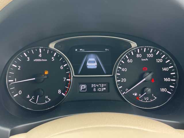 日産 ティアナ XV 岐阜県 2015(平27)年 3.6万km ブリリアントホワイトパール 登録時走行距離35473km/社外ＳＤナビ/フルセグＴＶ/サンルーフ/レザーシート/シートヒーター/エアシート/パワーシート/オットマン/ＥＴＣ/Ｂｌｕｅ　ｔｏｏｔｈ/純正フロアマット/純正アルミホイール/プッシュスタート/ＬＥＤヘッドライト/ABS/横滑り防止装置/コーナーセンサー/レーンキープアシスト/盗難防止装置/オートライト/エアバッグ/衝突被害軽減システム