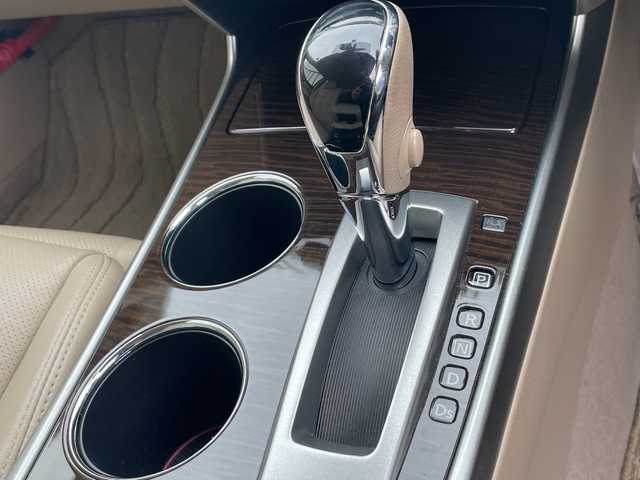 日産 ティアナ XV 岐阜県 2015(平27)年 3.6万km ブリリアントホワイトパール 登録時走行距離35473km/社外ＳＤナビ/フルセグＴＶ/サンルーフ/レザーシート/シートヒーター/エアシート/パワーシート/オットマン/ＥＴＣ/Ｂｌｕｅ　ｔｏｏｔｈ/純正フロアマット/純正アルミホイール/プッシュスタート/ＬＥＤヘッドライト/ABS/横滑り防止装置/コーナーセンサー/レーンキープアシスト/盗難防止装置/オートライト/エアバッグ/衝突被害軽減システム