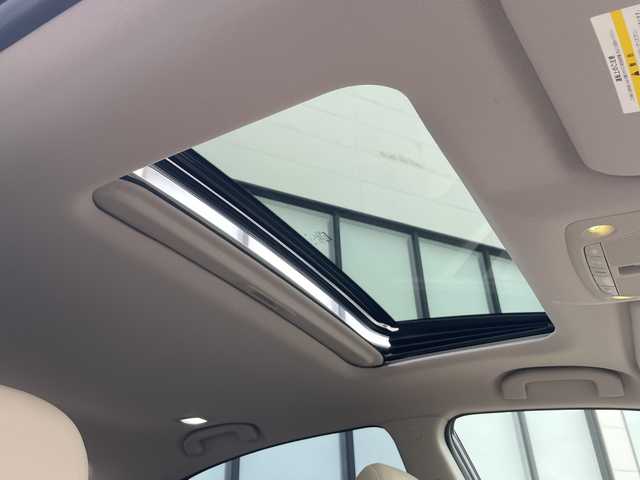 日産 ティアナ XV 岐阜県 2015(平27)年 3.6万km ブリリアントホワイトパール 登録時走行距離35473km/社外ＳＤナビ/フルセグＴＶ/サンルーフ/レザーシート/シートヒーター/エアシート/パワーシート/オットマン/ＥＴＣ/Ｂｌｕｅ　ｔｏｏｔｈ/純正フロアマット/純正アルミホイール/プッシュスタート/ＬＥＤヘッドライト/ABS/横滑り防止装置/コーナーセンサー/レーンキープアシスト/盗難防止装置/オートライト/エアバッグ/衝突被害軽減システム