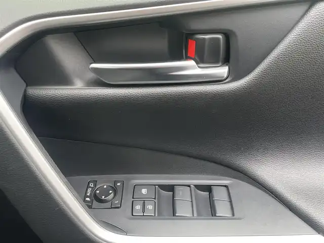 トヨタ ＲＡＶ４ アドベンチャー 島根県 2021(令3)年 6.8万km アティチュードブラックマイカ 4WD/純正ディスプレイオーディオ　/(フルセグTV/Ｂｌｕｅｔｏｏｔｈ接続)/前方ドライブレコーダー　/ＥＴＣ　/バックカメラ　/レーダークルーズコントロール　/ブラインドスポットモニター/前後コーナーセンサー/レーンアシスト/プリクラッシュセーフティ/レザーシート(黒)　/運転席パワーシート　/オートハイビーム／ライト　/純正LEDヘッドライト　/純正１９インチアルミホイール/純正フロアマット/スペアキー1本