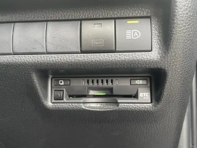 トヨタ ＲＡＶ４ アドベンチャー 島根県 2021(令3)年 6.8万km アティチュードブラックマイカ 4WD/純正ディスプレイオーディオ　/(フルセグTV/Ｂｌｕｅｔｏｏｔｈ接続)/前方ドライブレコーダー　/ＥＴＣ　/バックカメラ　/レーダークルーズコントロール　/ブラインドスポットモニター/前後コーナーセンサー/レーンアシスト/プリクラッシュセーフティ/レザーシート(黒)　/運転席パワーシート　/オートハイビーム／ライト　/純正LEDヘッドライト　/純正１９インチアルミホイール/純正フロアマット/スペアキー1本