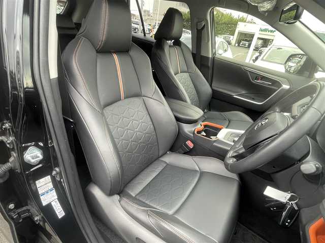 トヨタ ＲＡＶ４ アドベンチャー 島根県 2021(令3)年 6.8万km アティチュードブラックマイカ 4WD/純正ディスプレイオーディオ　/(フルセグTV/Ｂｌｕｅｔｏｏｔｈ接続)/前方ドライブレコーダー　/ＥＴＣ　/バックカメラ　/レーダークルーズコントロール　/ブラインドスポットモニター/前後コーナーセンサー/レーンアシスト/プリクラッシュセーフティ/レザーシート(黒)　/運転席パワーシート　/オートハイビーム／ライト　/純正LEDヘッドライト　/純正１９インチアルミホイール/純正フロアマット/スペアキー1本