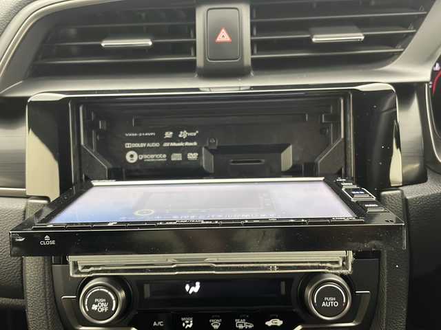 ホンダ シビック ハッチバック 茨城県 2021(令3)年 2.3万km プラチナホワイトパール 純正ナビ/・Bluetooth接続/・バックカメラ/・フルセグテレビ/ETC/ドライブレコーダー/LEDヘッドライト/パワーシート/パドルシフト/フロントフォグ/アイドリングストップ/クルーズコントロール/オートライト/ABS/横滑り防止装置/レーンアシストキープ/盗難防止装置/カーテンエアバッグ