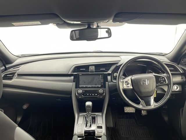 ホンダ シビック ハッチバック 茨城県 2021(令3)年 2.3万km プラチナホワイトパール 純正ナビ/・Bluetooth接続/・バックカメラ/・フルセグテレビ/ETC/ドライブレコーダー/LEDヘッドライト/パワーシート/パドルシフト/フロントフォグ/アイドリングストップ/クルーズコントロール/オートライト/ABS/横滑り防止装置/レーンアシストキープ/盗難防止装置/カーテンエアバッグ