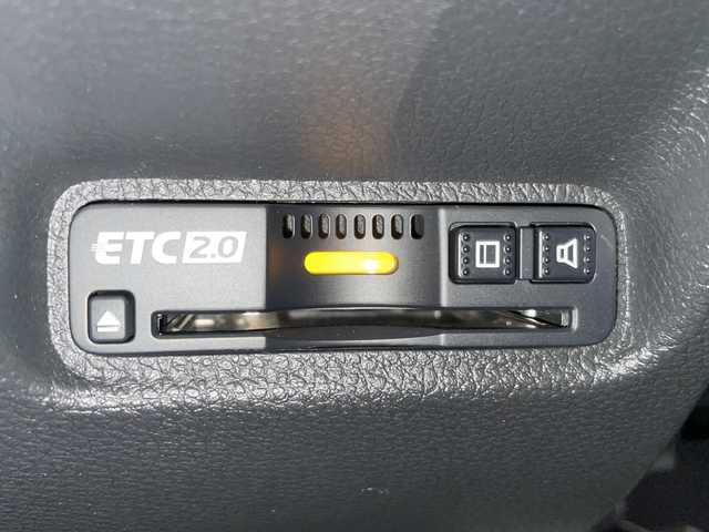 ホンダ シビック ハッチバック 茨城県 2021(令3)年 2.3万km プラチナホワイトパール 純正ナビ/・Bluetooth接続/・バックカメラ/・フルセグテレビ/ETC/ドライブレコーダー/LEDヘッドライト/パワーシート/パドルシフト/フロントフォグ/アイドリングストップ/クルーズコントロール/オートライト/ABS/横滑り防止装置/レーンアシストキープ/盗難防止装置/カーテンエアバッグ