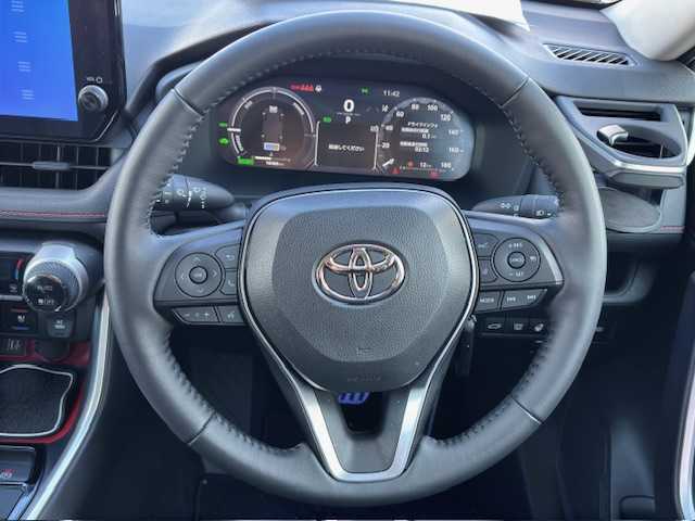 トヨタ ＲＡＶ４ HV アドベンチャー オフロードPKGⅡ 大分県 2023(令5)年 1.7万km スーパーホワイトⅡ ４WD/純正ディスプレイオーディオ/BluetoothAudio/ステアリングスイッチ/バックカメラ/純正18インチアルミホイール/ブラインドスポットモニター/オートマチックハイビーム/前後ドライブレコーダー/パワーバックドア/AAC/ヒートシーター/エアシート/純正AW18インチ/横滑り防止機能/盗難防止機能/オートライト/LEDヘッドライト/ブレーキホールド/電動格納ミラー/車線逸脱警報/フォグランプ